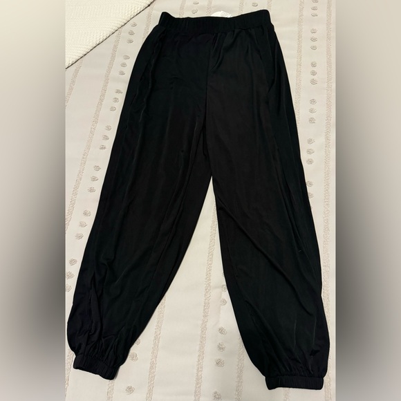 SHEIN Pants - SHEIN NWOT black beach pants.